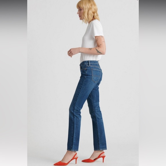Lucky Brand Mid Rise Sweet Straight Jean in color Woodstock - Picture 6 of 10
